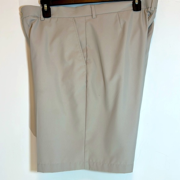 Grand Slam Active Stretch 9” Cream Colored Golf Shorts 38 waist NWOT - Picture 4 of 7